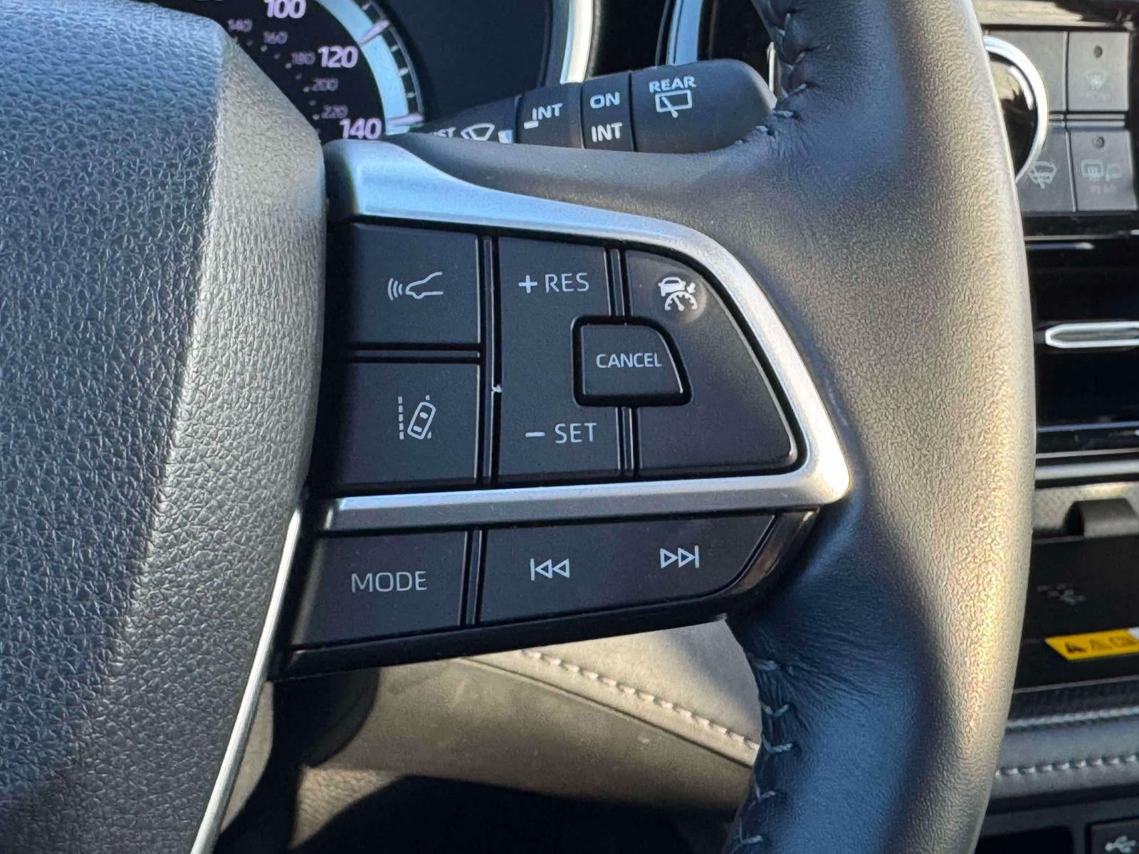 2024 Toyota Highlander Hybrid XLE