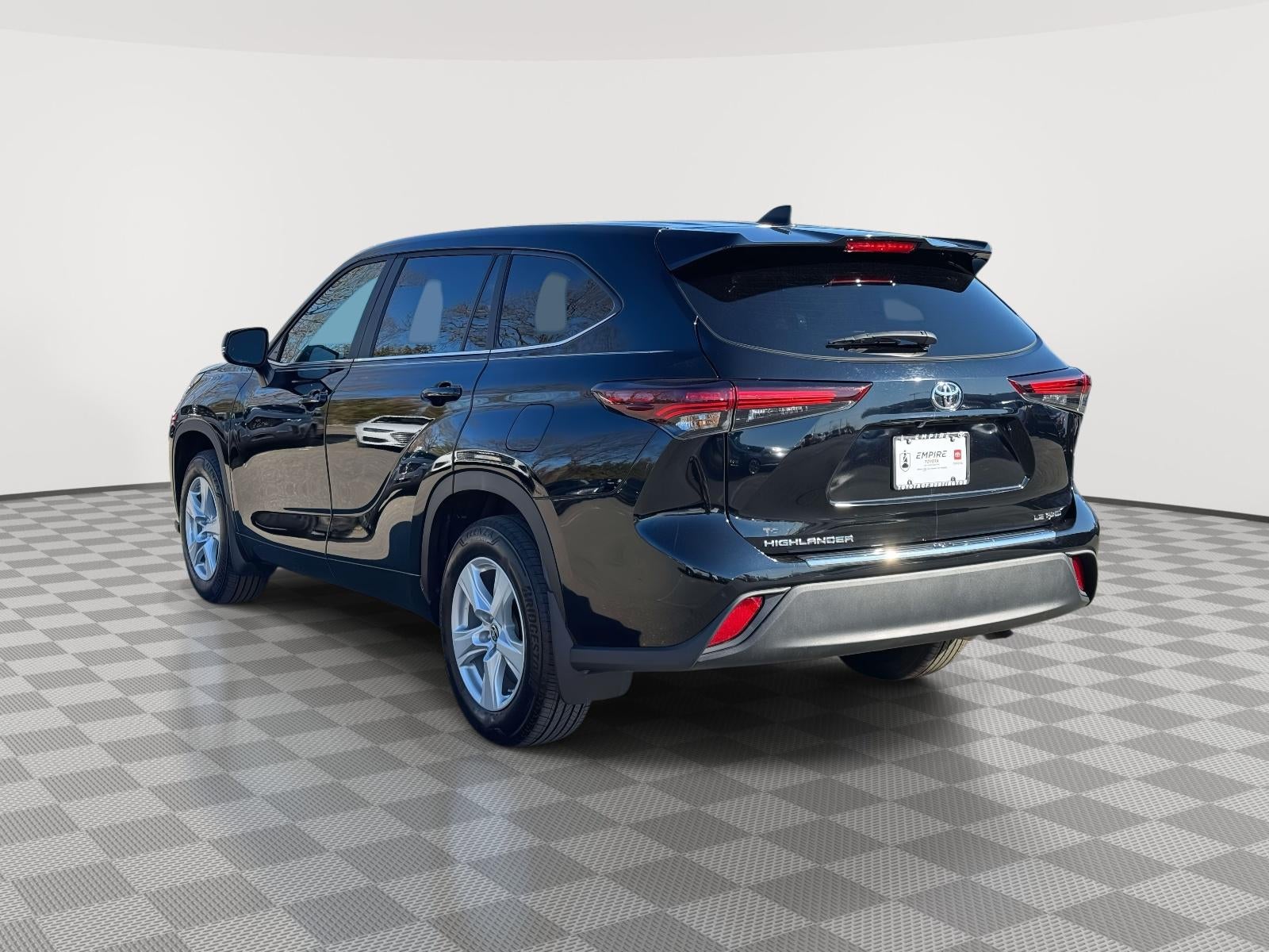2024 Toyota Highlander LE