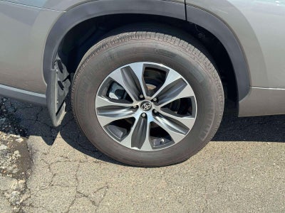 2025 Toyota Highlander XLE