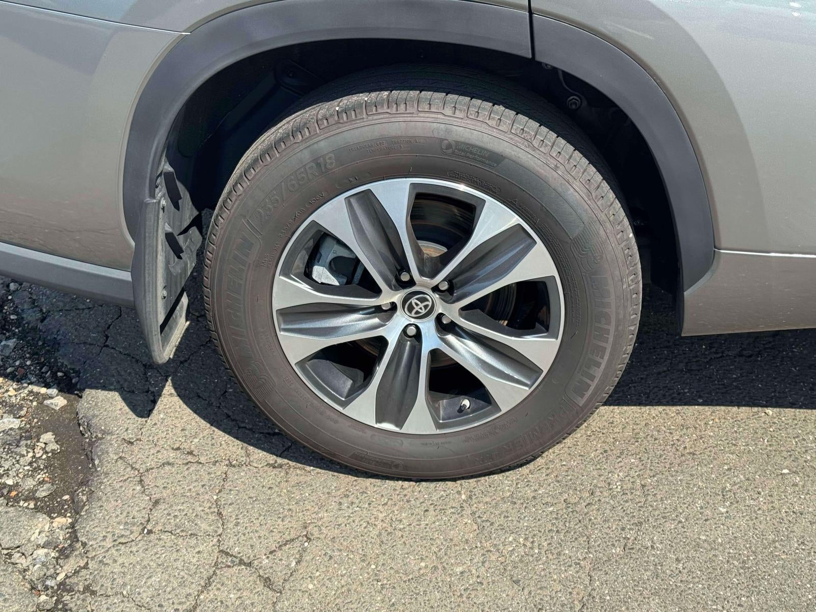 2025 Toyota Highlander XLE