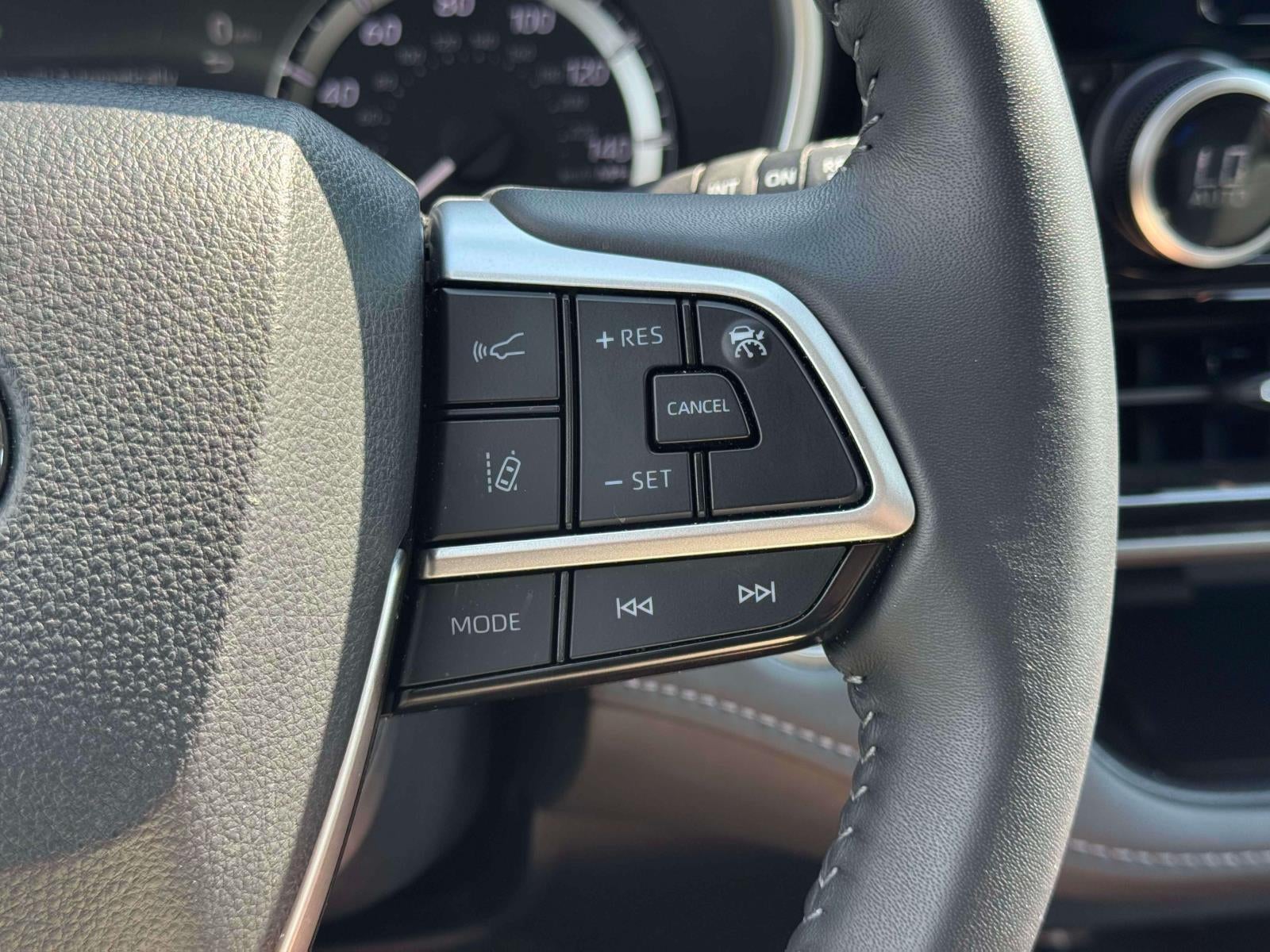 2025 Toyota Highlander XLE