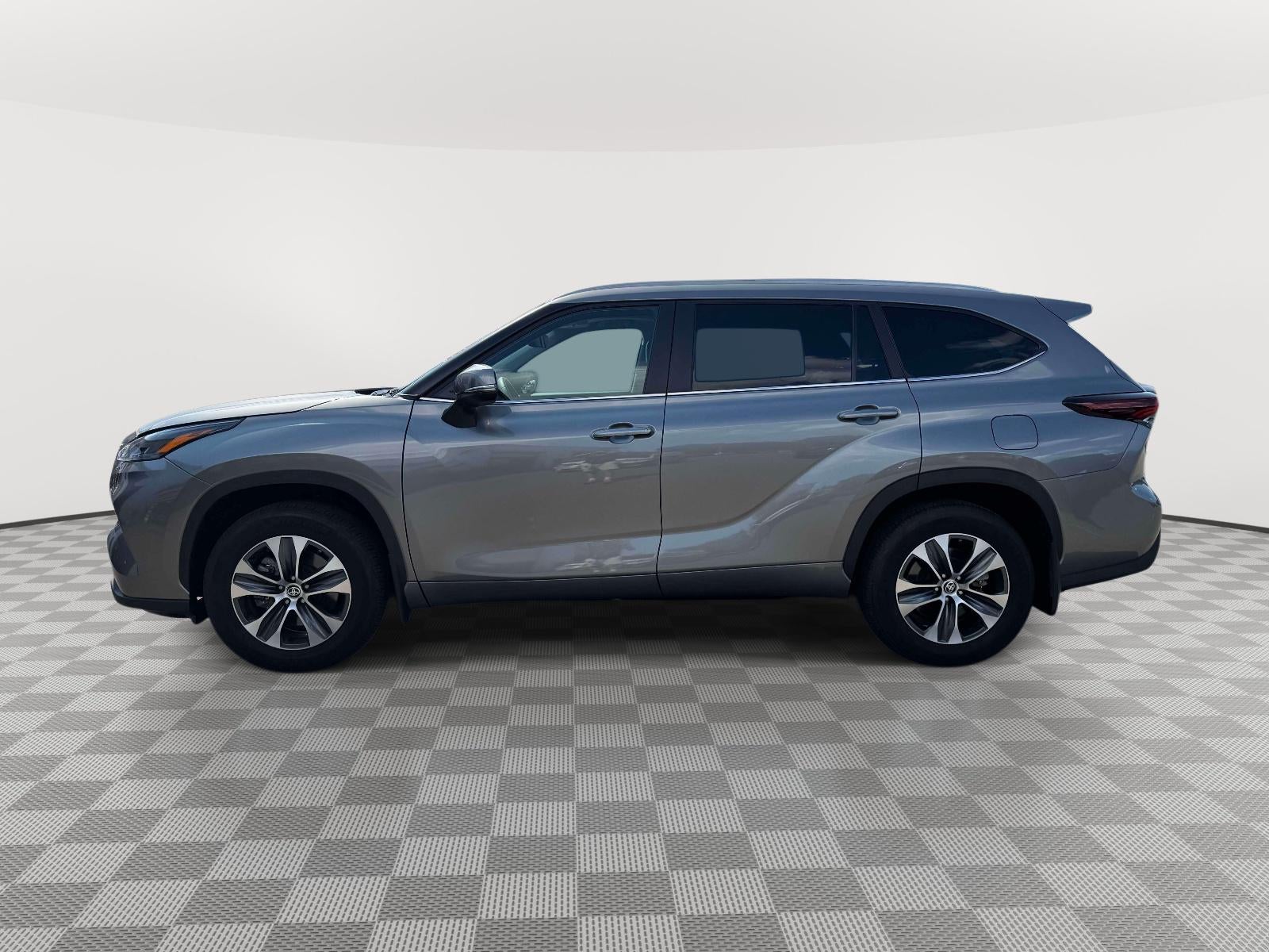 2025 Toyota Highlander XLE