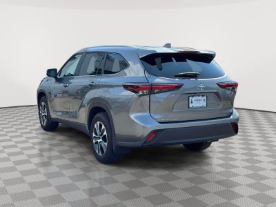 2025 Toyota Highlander XLE