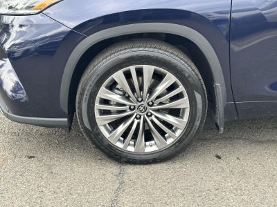 2024 Toyota Highlander Platinum