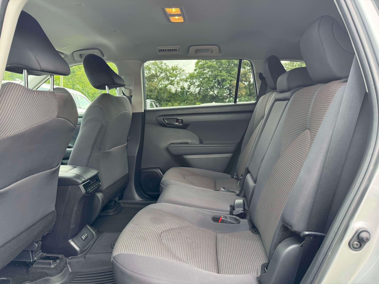 2025 Toyota Highlander LE