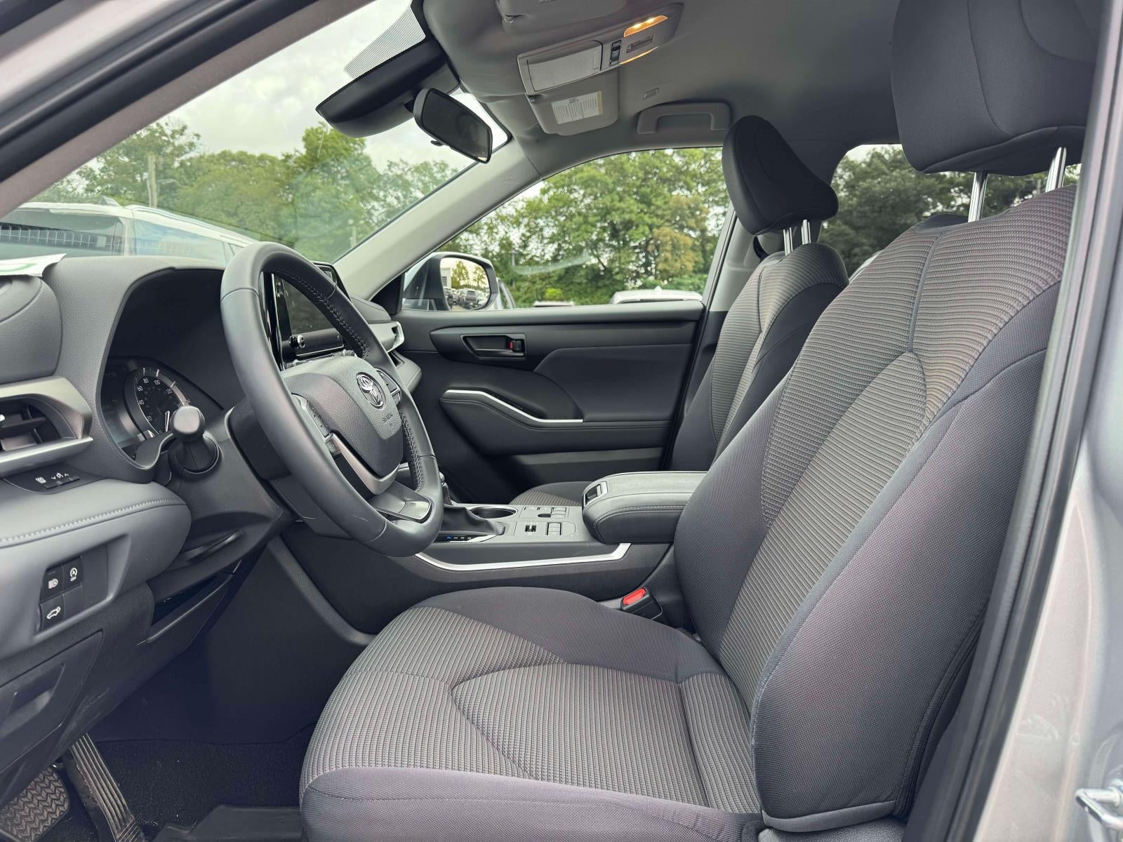 2025 Toyota Highlander LE