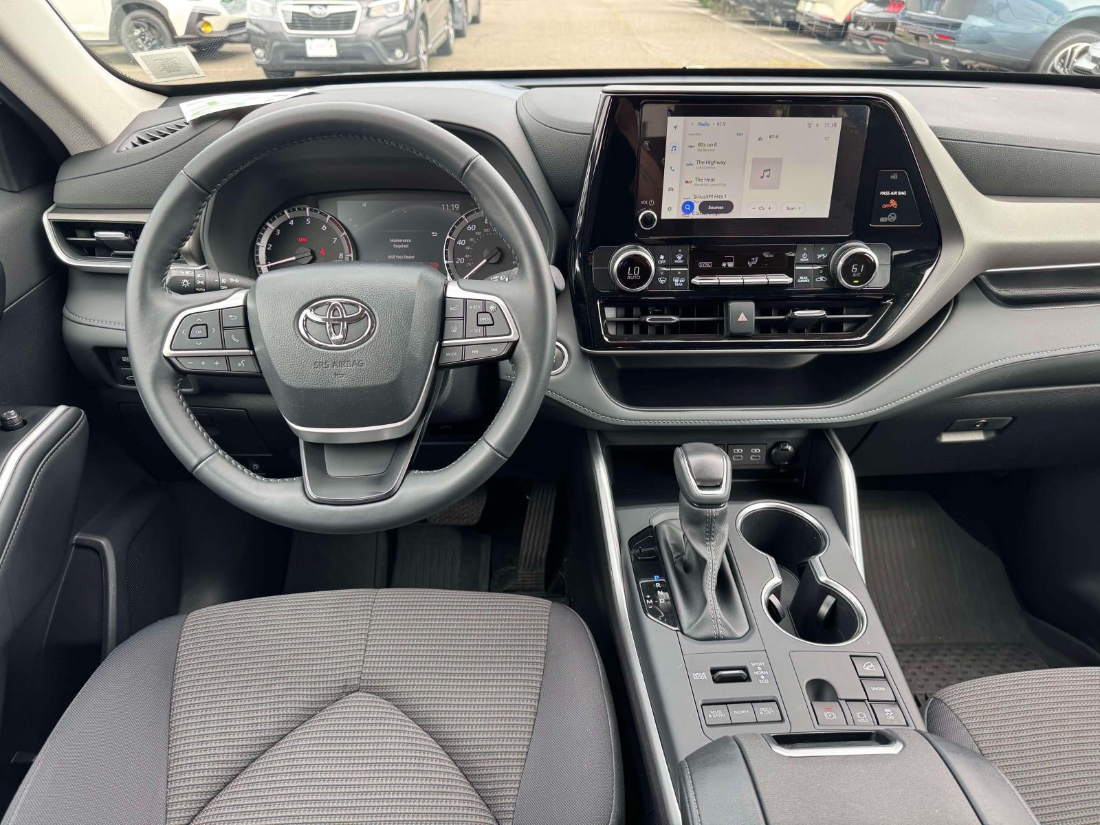 2025 Toyota Highlander LE