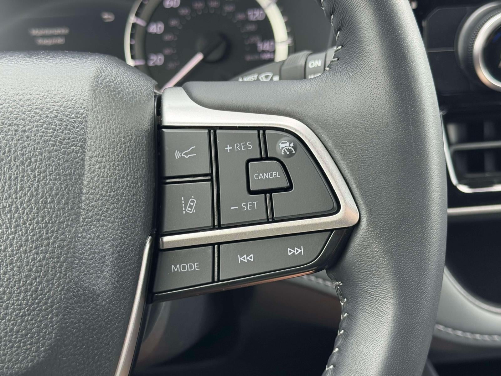 2025 Toyota Highlander LE