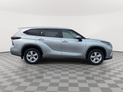 2025 Toyota Highlander LE