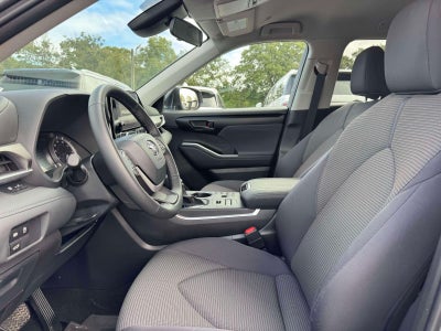 2025 Toyota Highlander LE