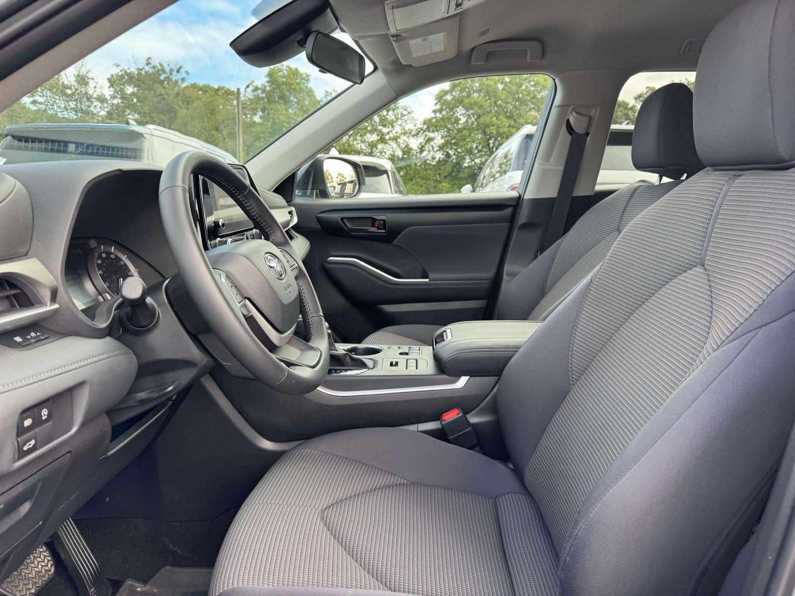 2025 Toyota Highlander LE