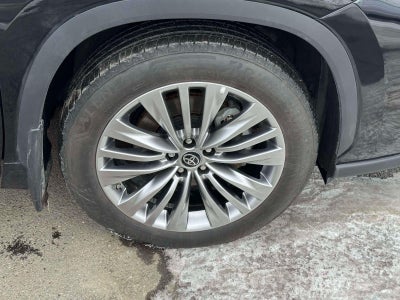 2025 Toyota Highlander Platinum