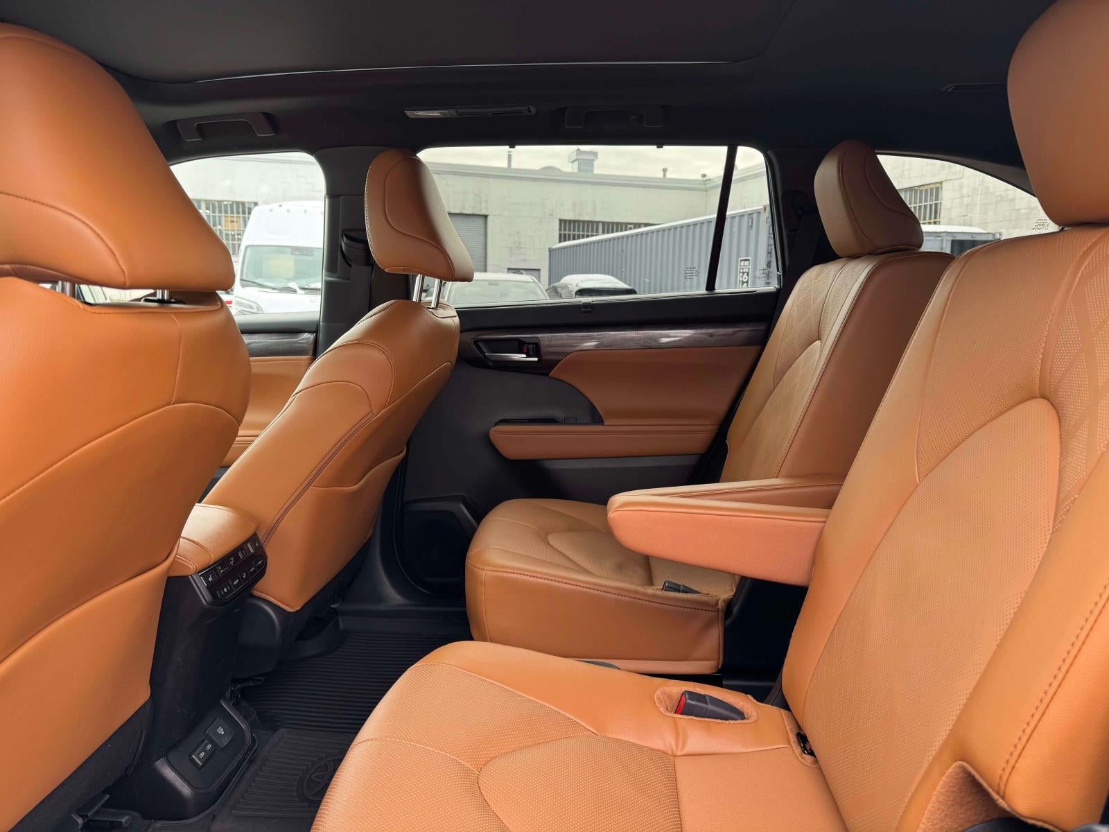 2025 Toyota Highlander Platinum