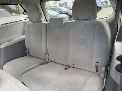 2012 Toyota Sienna LE V6 8 Passenger