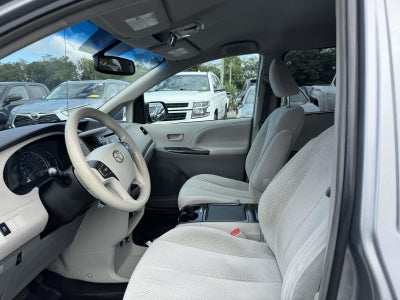 2012 Toyota Sienna LE V6 8 Passenger