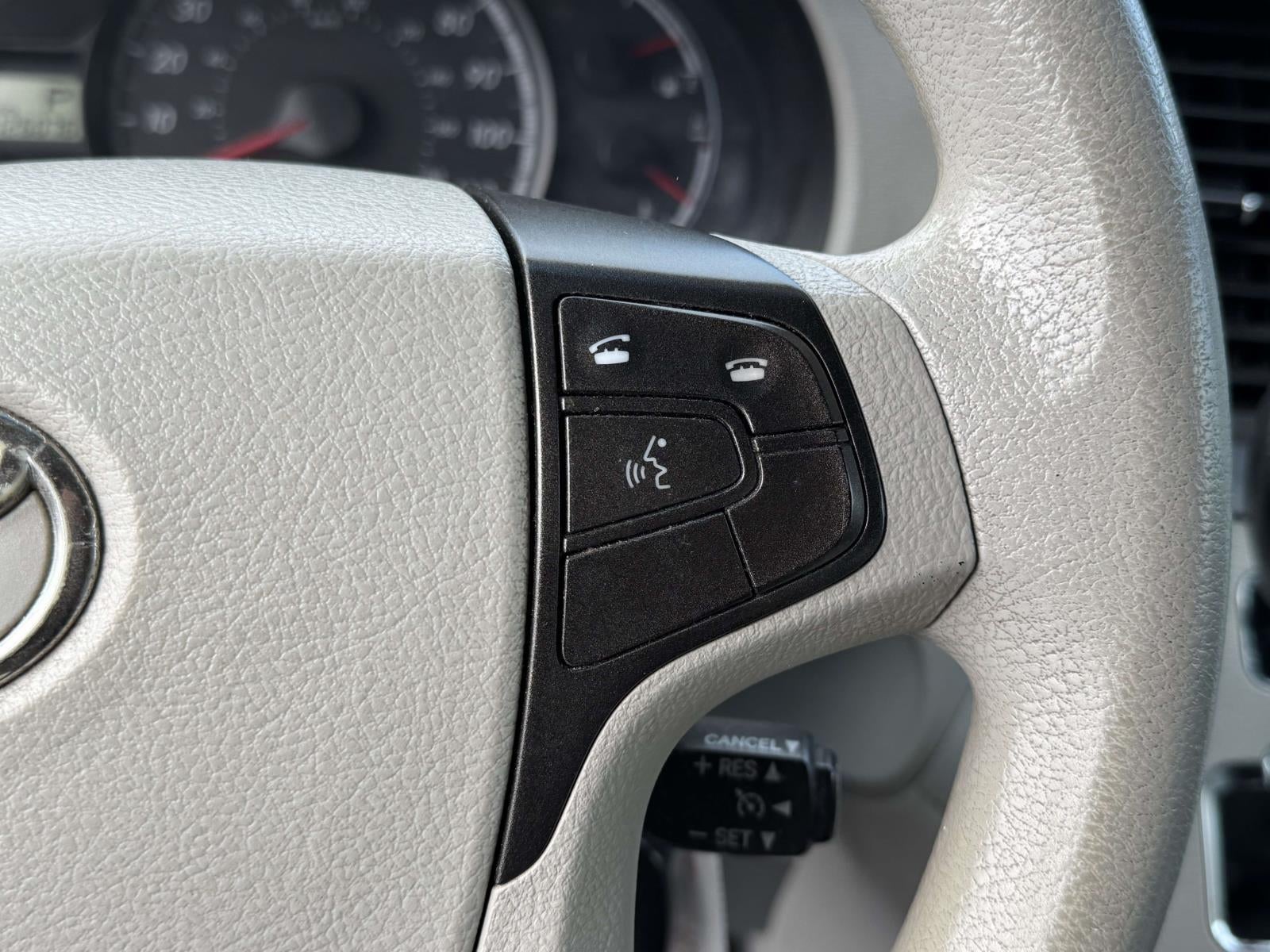 2012 Toyota Sienna LE V6 8 Passenger