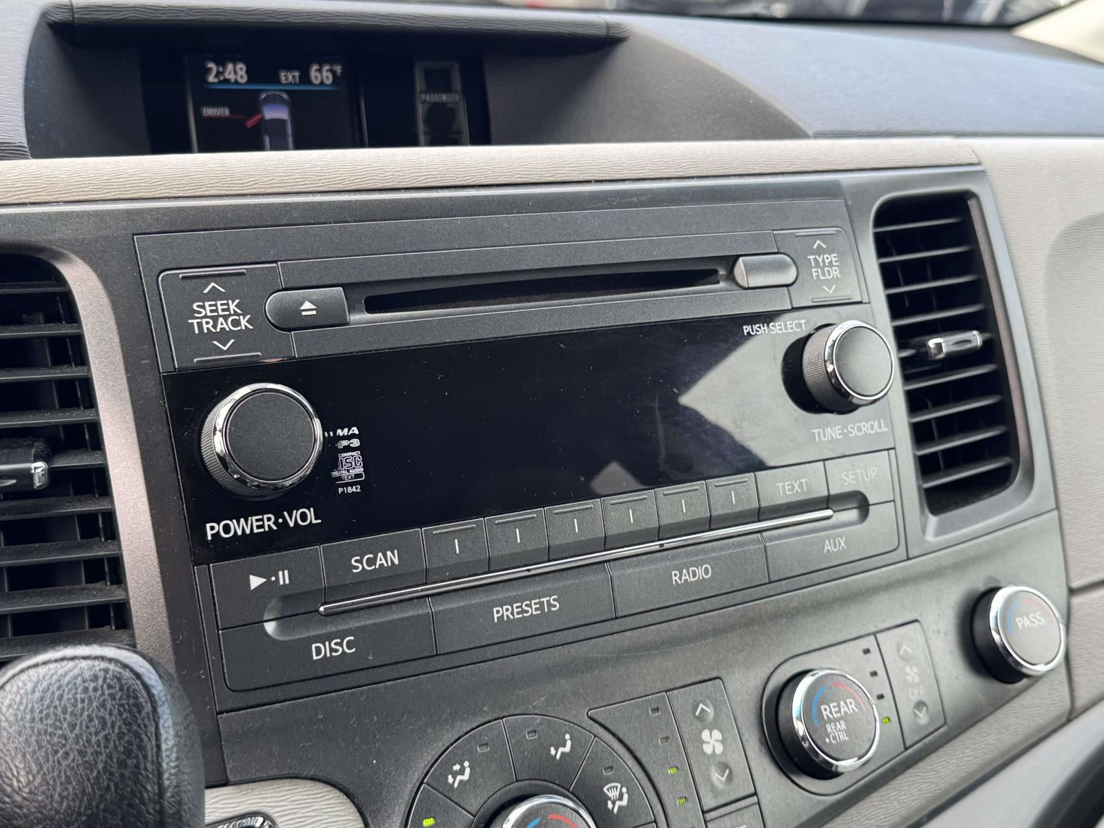 2012 Toyota Sienna LE V6 8 Passenger