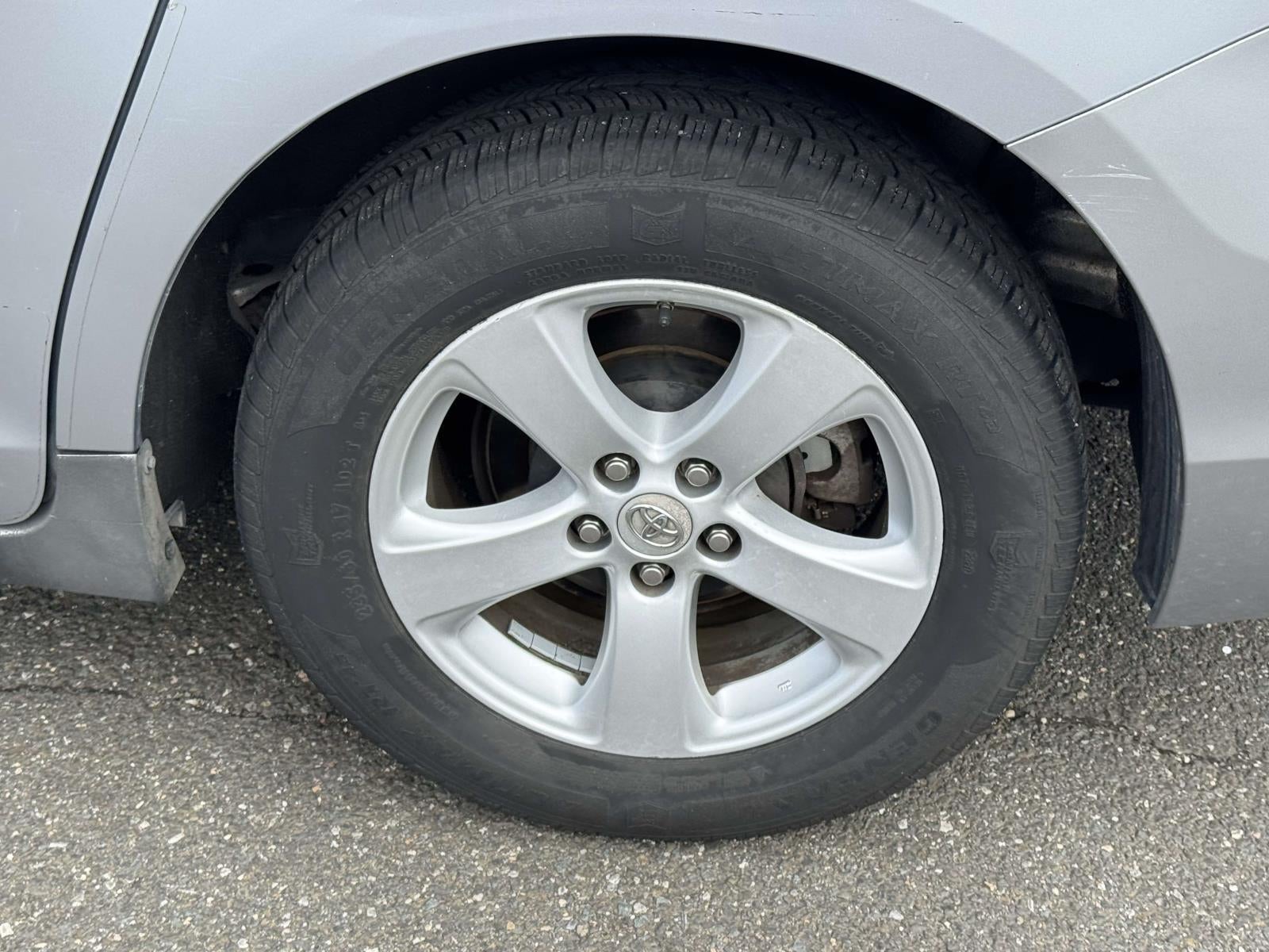 2012 Toyota Sienna LE V6 8 Passenger