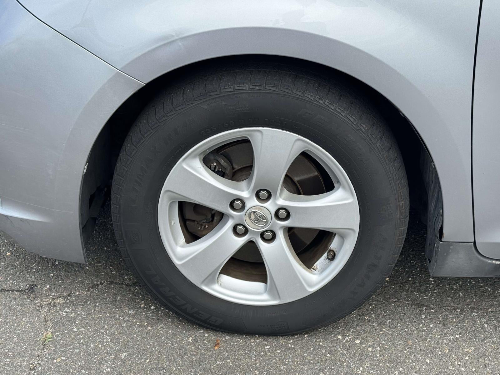 2012 Toyota Sienna LE V6 8 Passenger