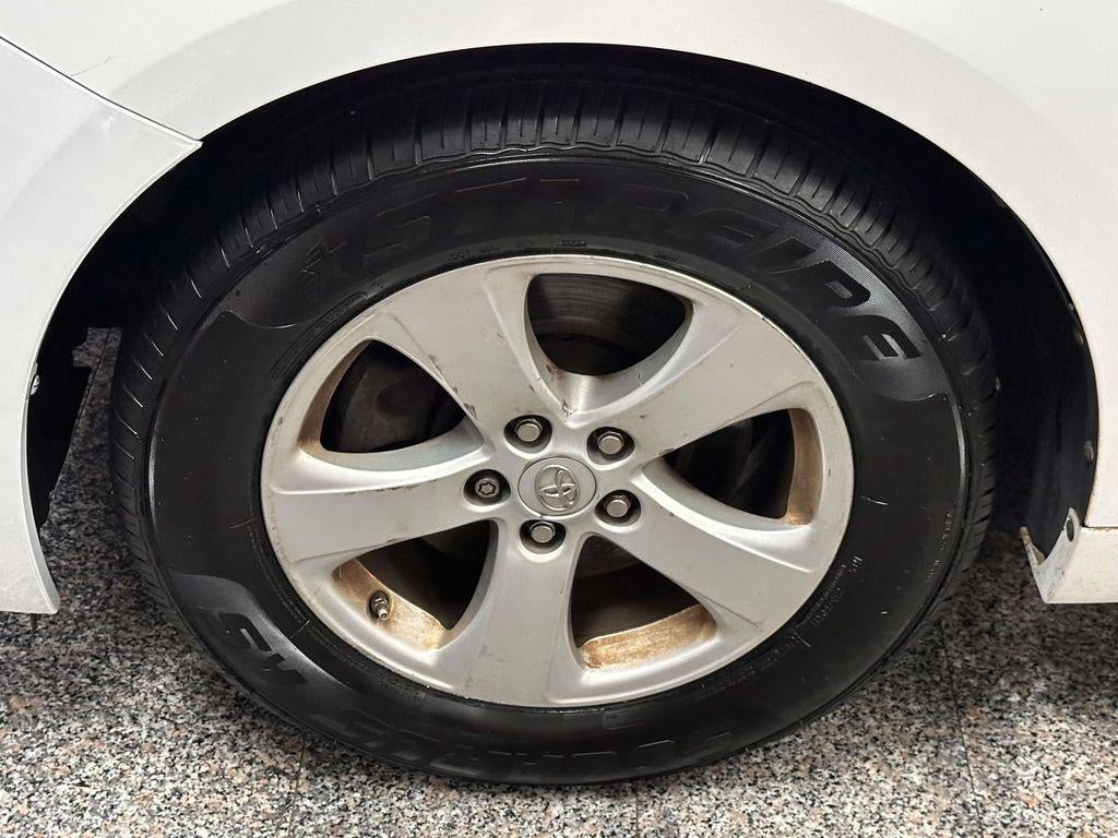 2013 Toyota Sienna LE V6 8 Passenger