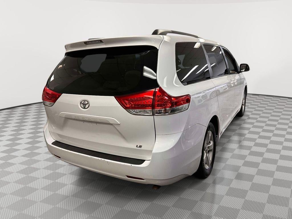 2013 Toyota Sienna LE V6 8 Passenger
