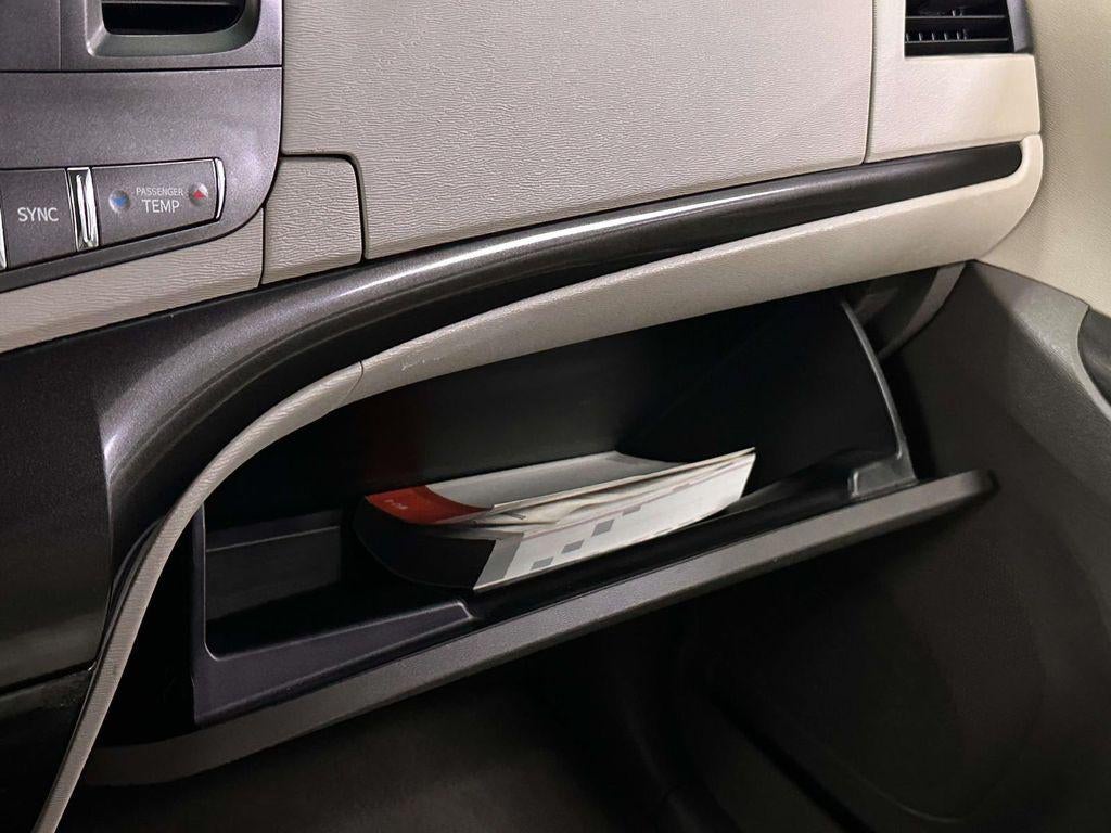 2013 Toyota Sienna LE V6 8 Passenger