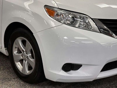 2013 Toyota Sienna LE V6 8 Passenger