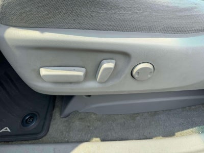 2014 Toyota Sienna LE V6 8 Passenger