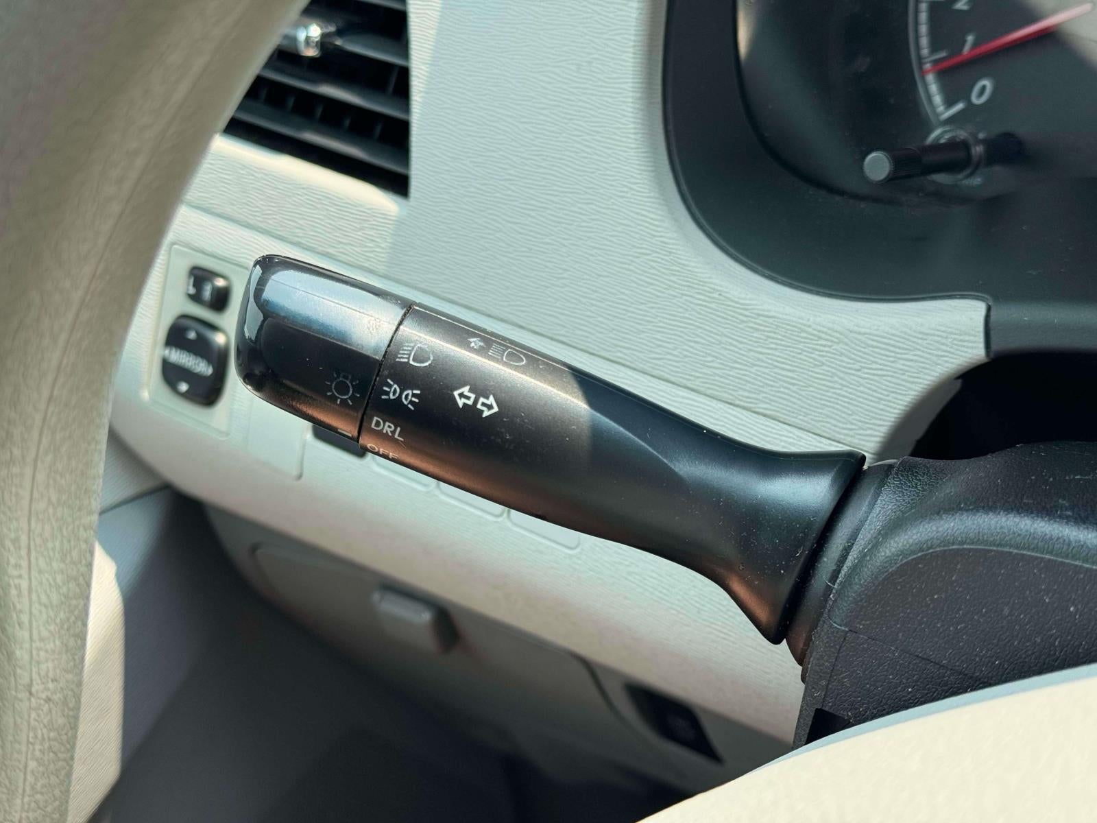 2014 Toyota Sienna LE V6 8 Passenger
