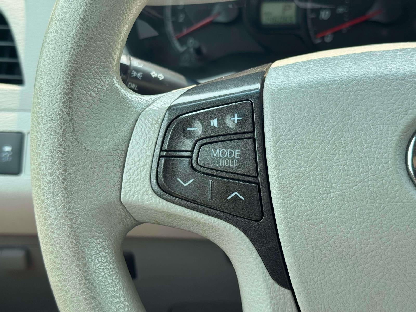 2014 Toyota Sienna LE V6 8 Passenger