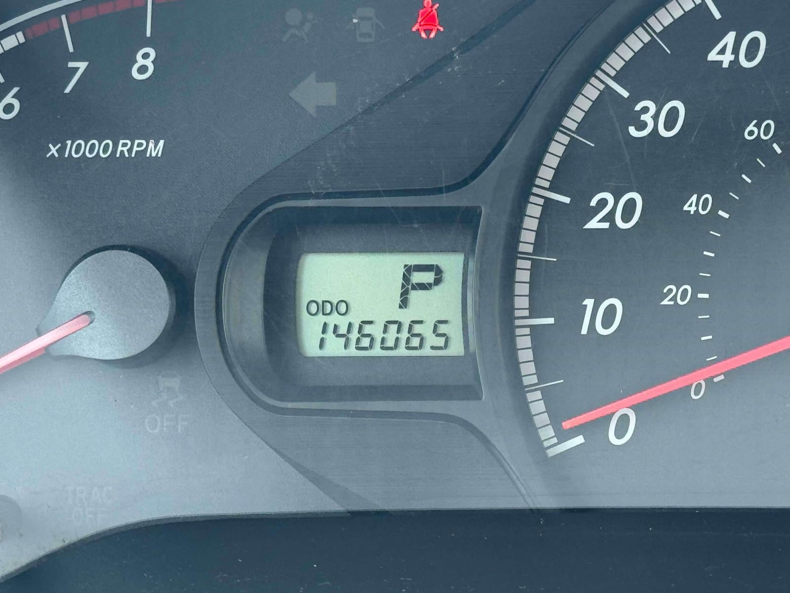 2014 Toyota Sienna LE V6 8 Passenger