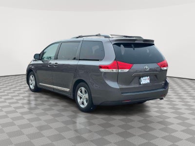 2014 Toyota Sienna LE V6 8 Passenger