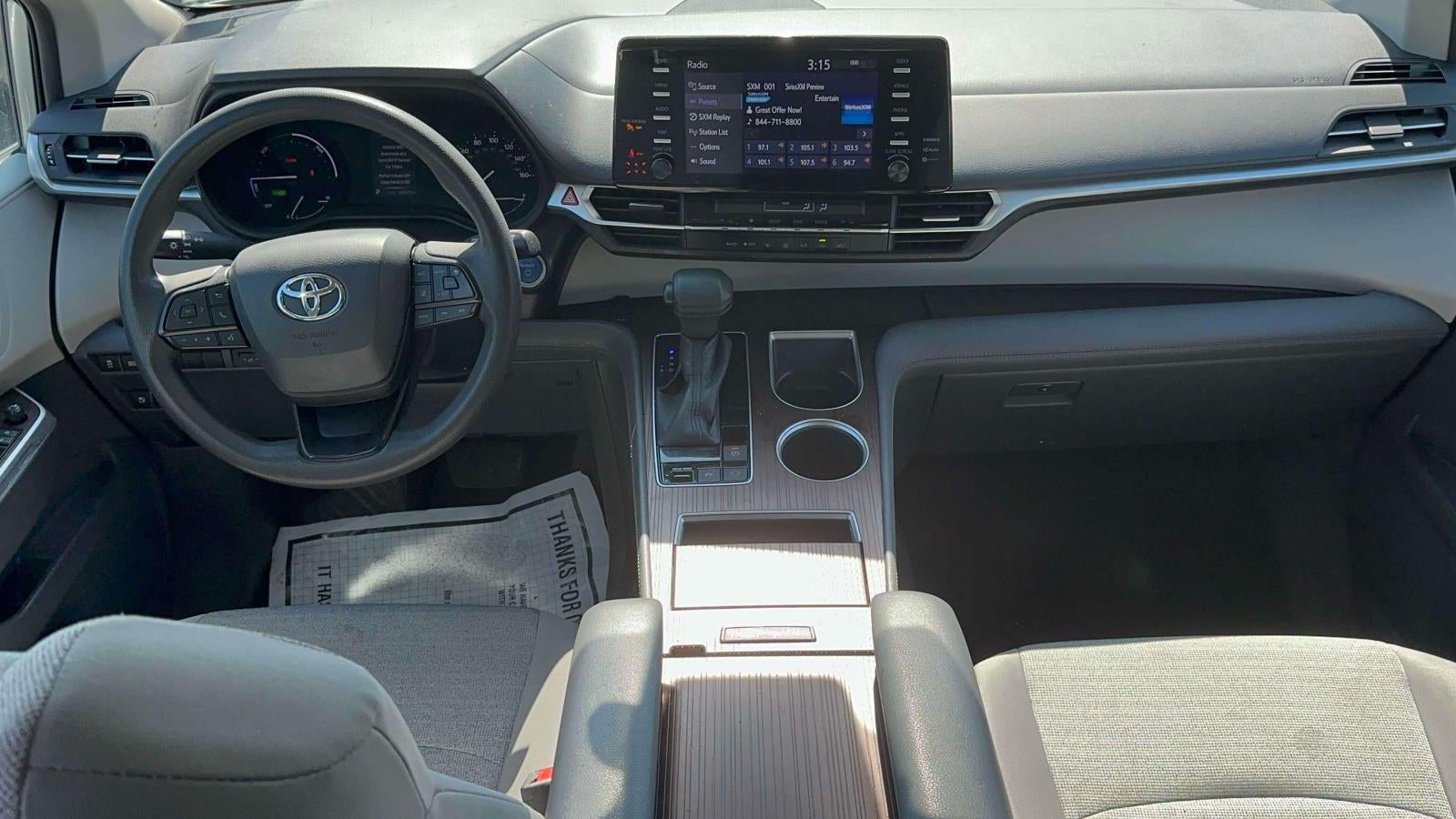 2022 Toyota Sienna LE