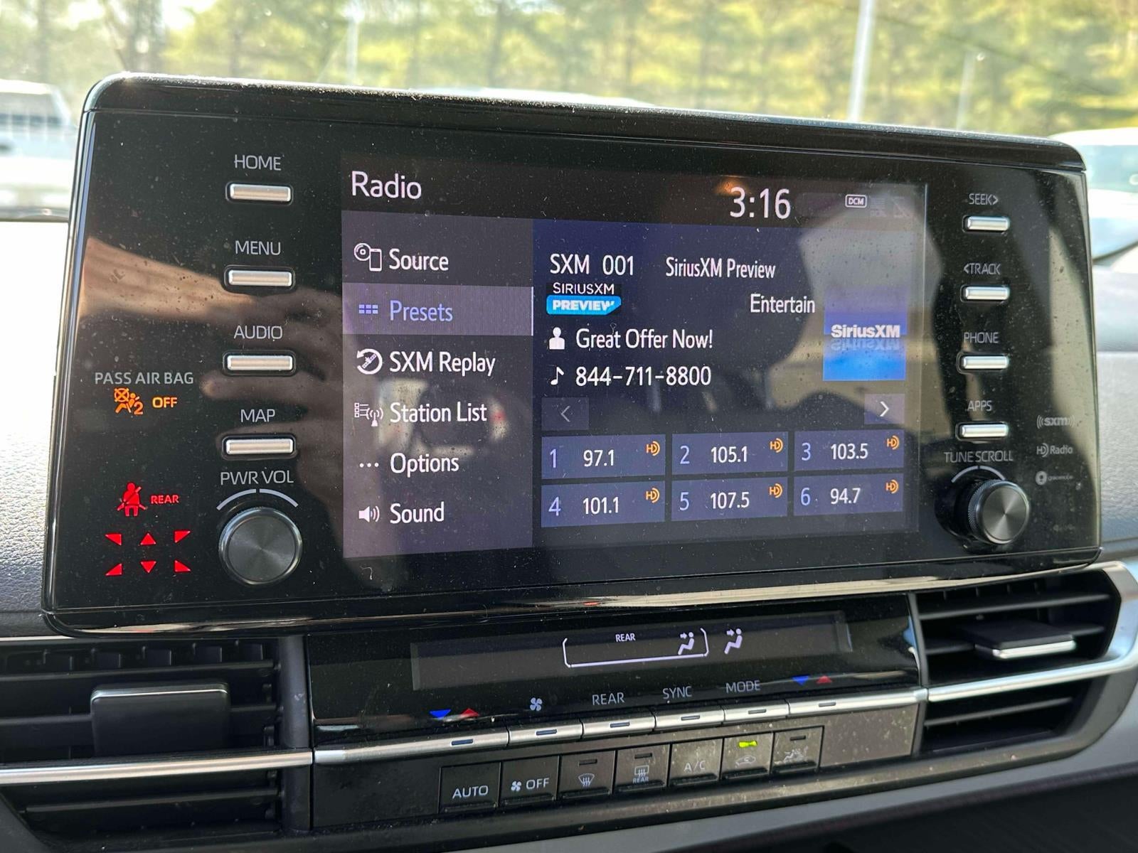 2022 Toyota Sienna LE