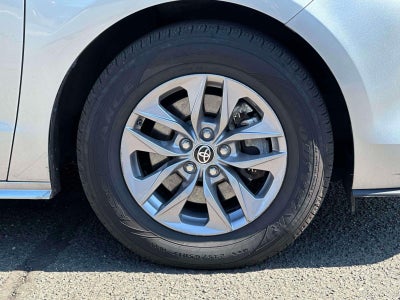 2022 Toyota Sienna LE