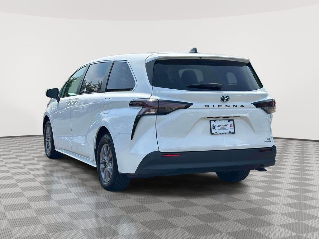 2024 Toyota Sienna LE