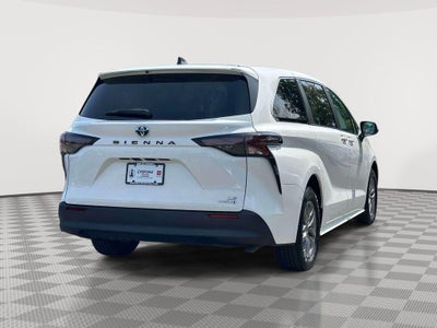 2024 Toyota Sienna LE