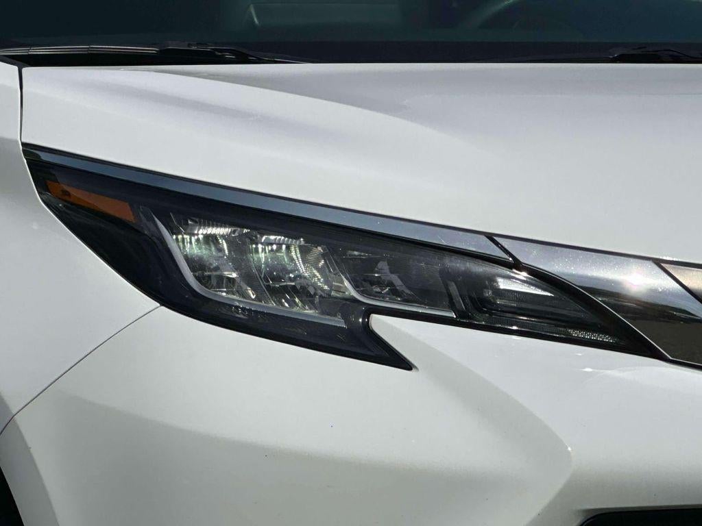 2024 Toyota Sienna LE