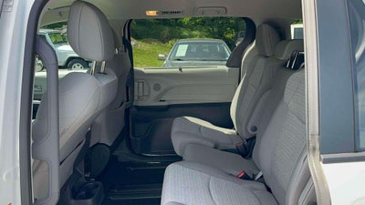 2023 Toyota Sienna LE