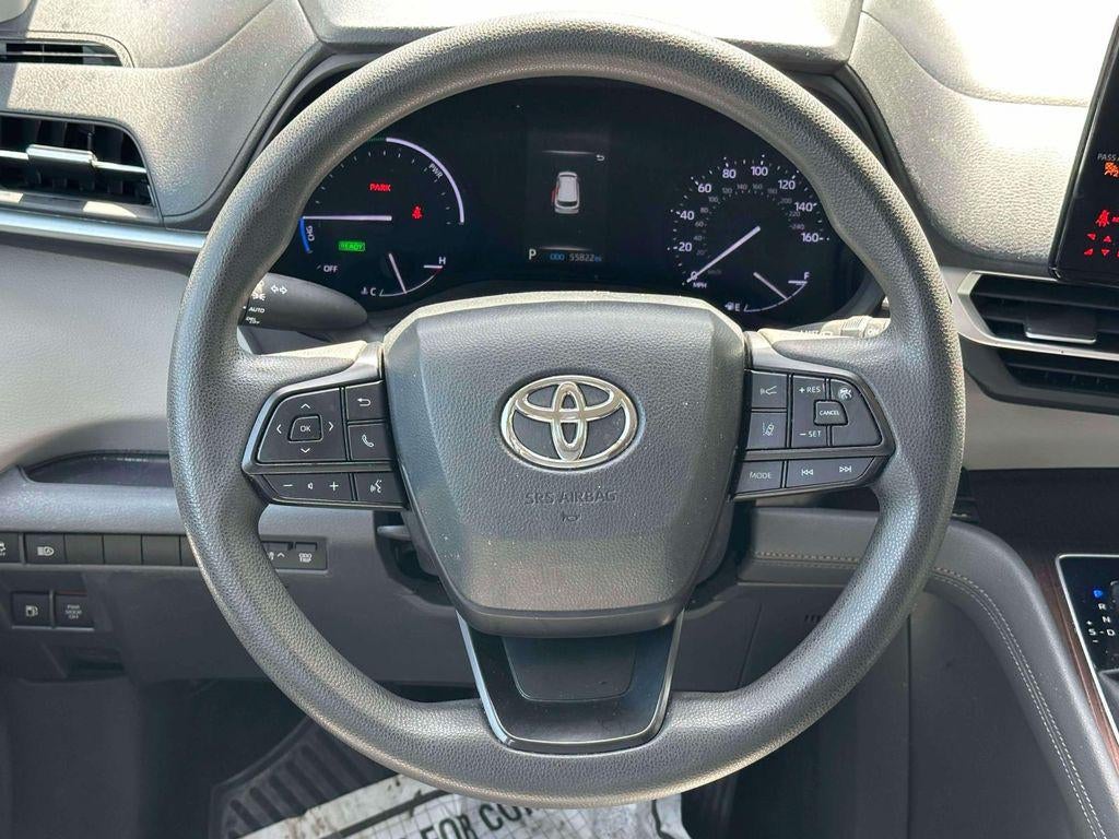 2023 Toyota Sienna LE