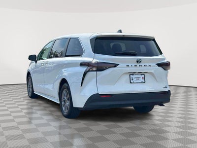 2023 Toyota Sienna LE