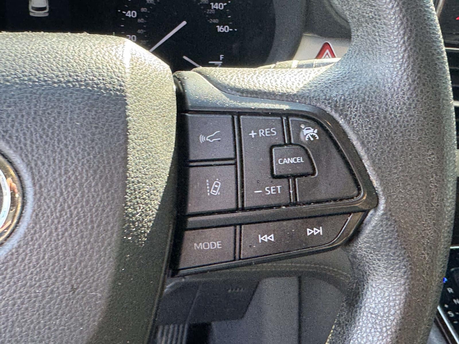 2022 Toyota Sienna LE