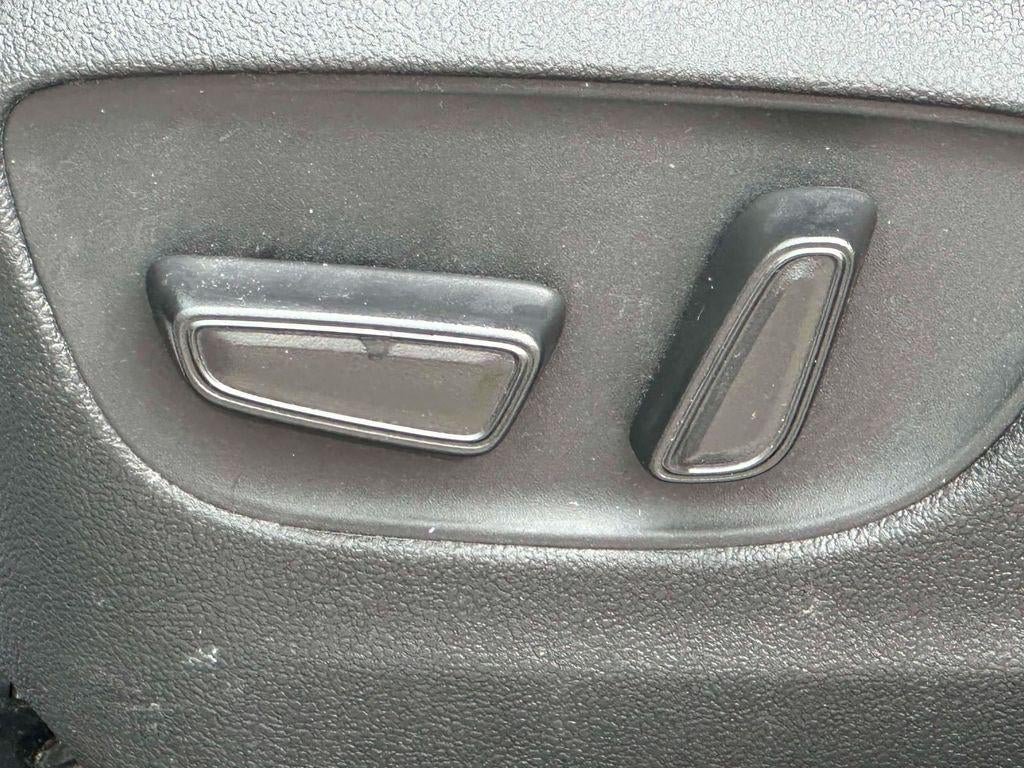 2023 Toyota Sienna LE