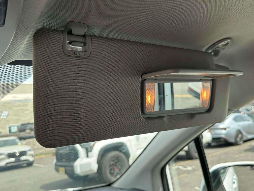 2023 Toyota Sienna LE