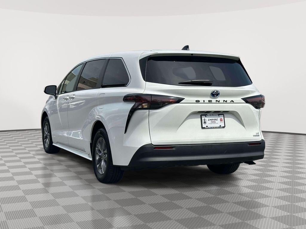 2023 Toyota Sienna LE