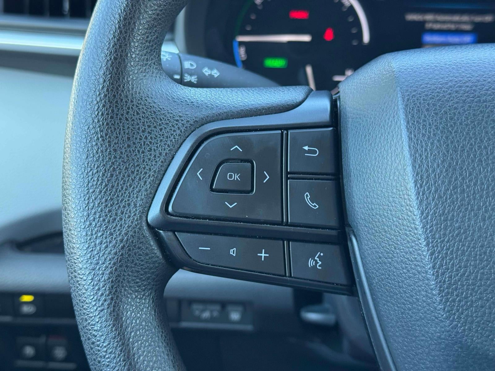2025 Toyota Sienna LE