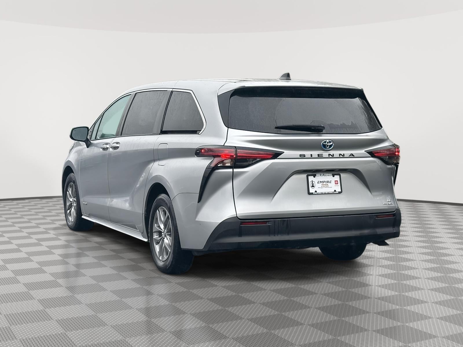 2021 Toyota Sienna LE