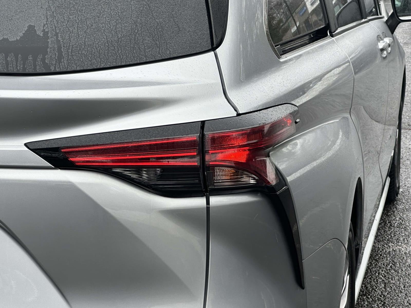 2021 Toyota Sienna LE