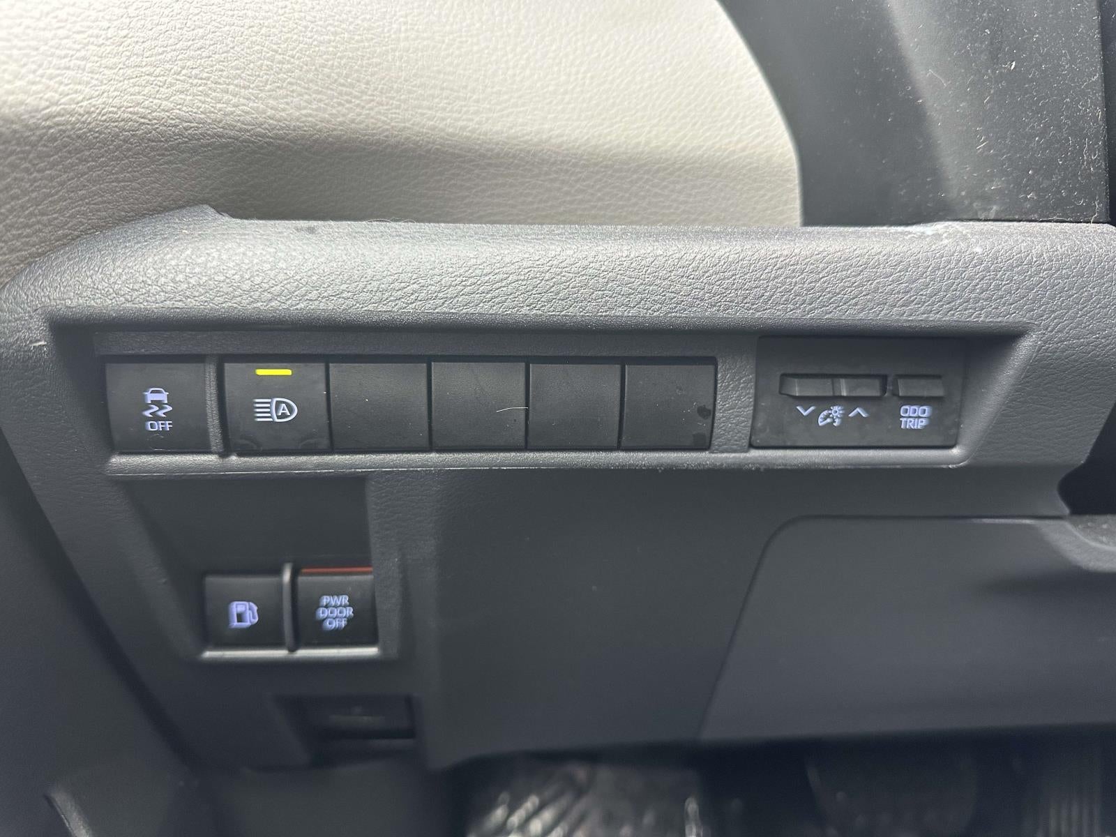 2021 Toyota Sienna LE