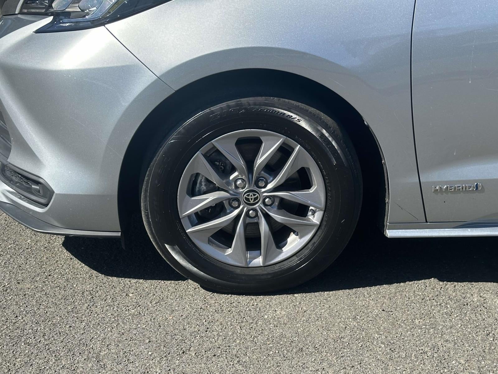 2021 Toyota Sienna LE